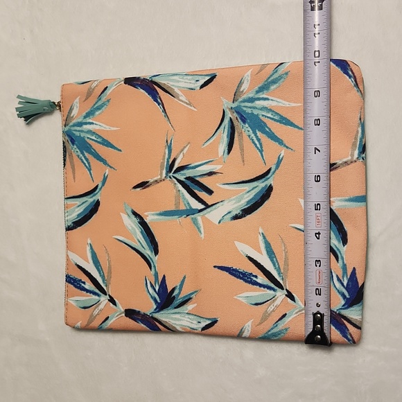 NWOT Rachel Pally reversible clutch. Fun design. - Picture 8 of 12